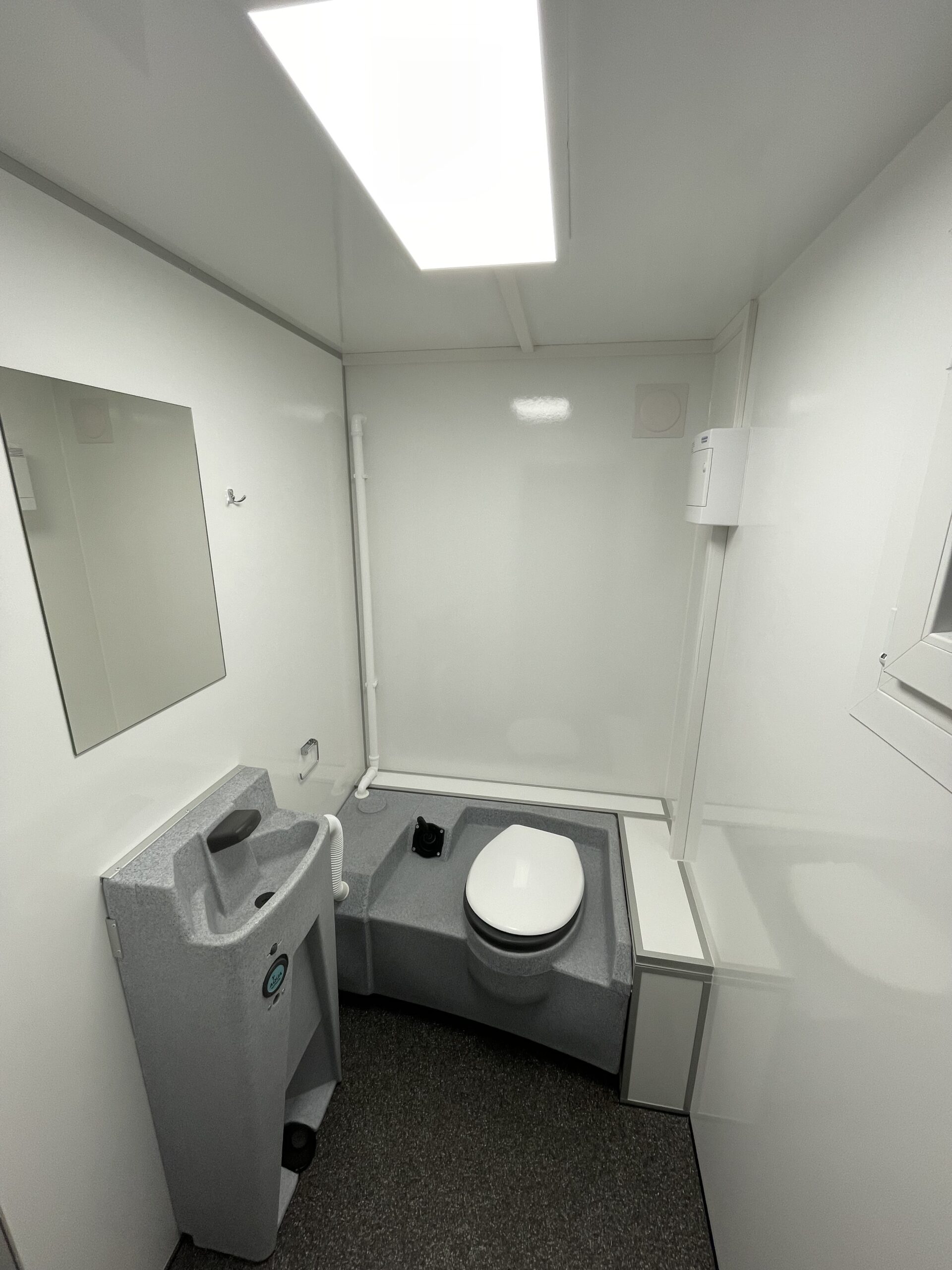 Toiletvogn med 2 toiletter & tank - Billede 5